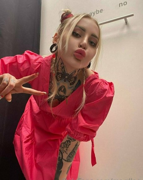 marrllaa onlyfans nude leak