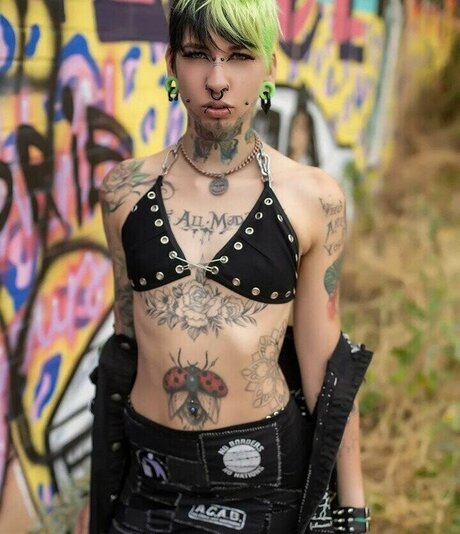 micky009 onlyfans lesk