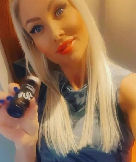 Laura Hermansen onlyfans nude photos