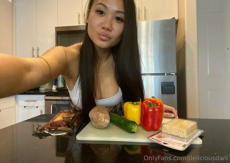 DeliciousDani onlyfans nude tits