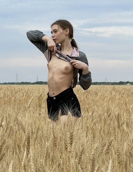 Sowa Valeri nude leaked onlyfans