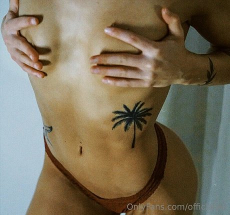 Kinley Turner onlyfans ass