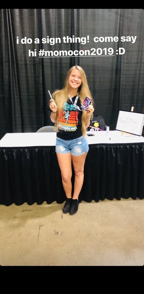 NoisyButters onlyfans star