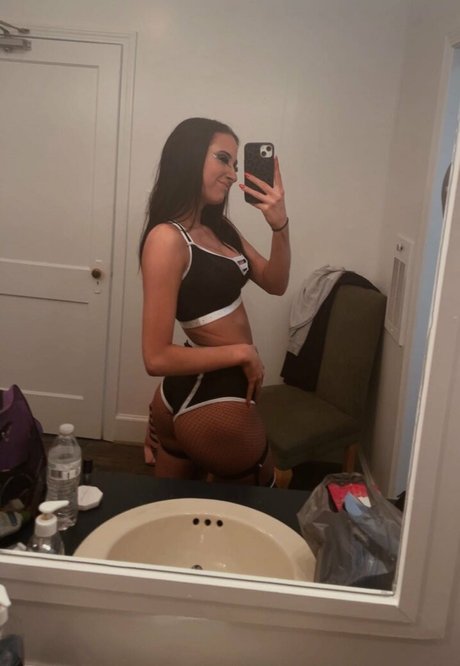 Emily Jaye desnuda onlyfans