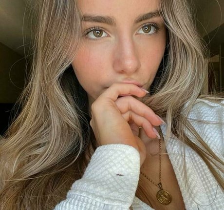 Meelah Robbins only fans leaked porn