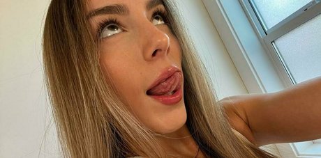 Meelah Robbins on onlyfans