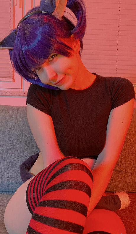 Murrning Glow onlyfans topless