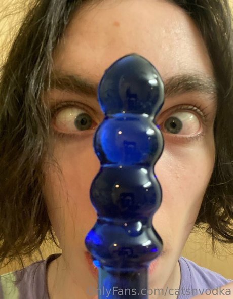 catsnvodka onlyfans pics