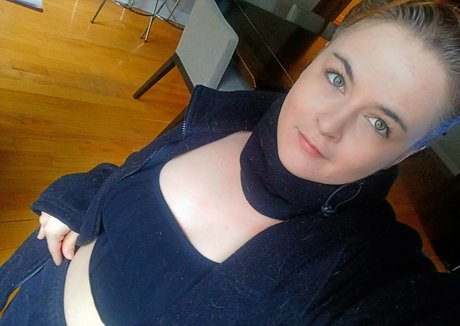 chloe loves attention leaks only fans