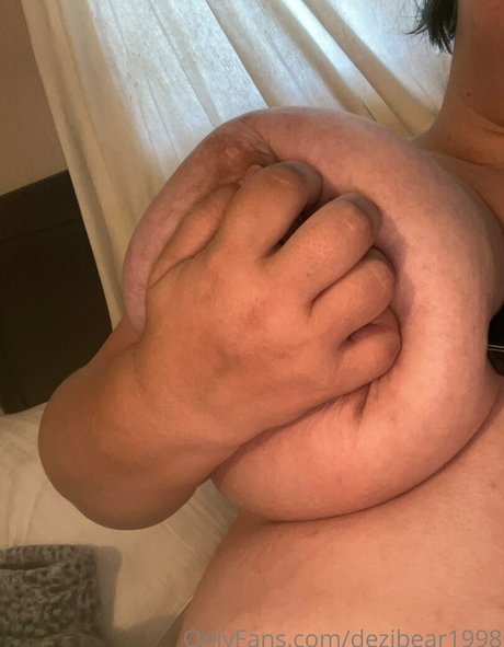 dezibear1998 onlyfans content leaked