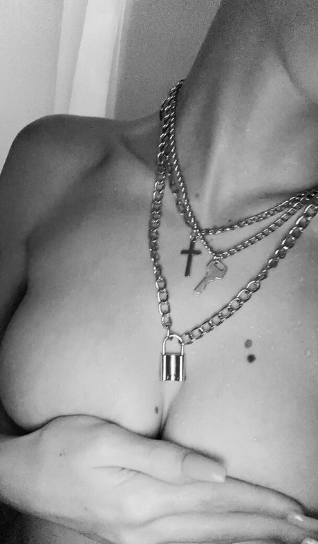 FrontDeskLady onlyfans picture