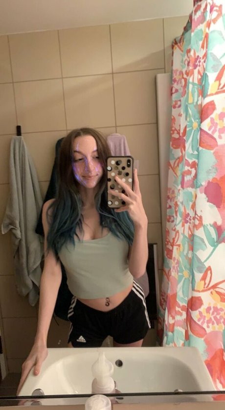 FrontDeskLady onlyfans leaked pics