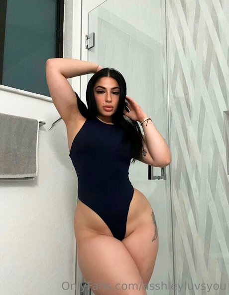 badlilshego onlyfans nude leak