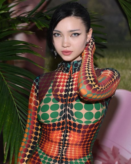 Aya Shalkar onlyfans model photos