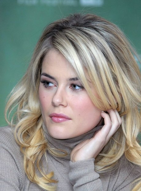 Alice Eve nude onlyfans pics