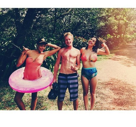 Alanna Masterson naked onlyfans leak