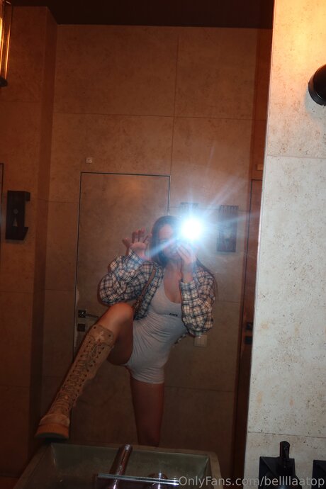 bellllaatop en onlyfans