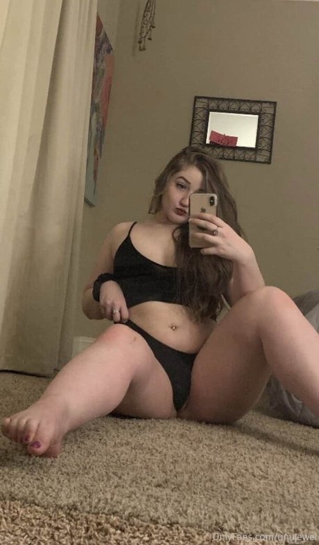 unujewel onlyfans model photos