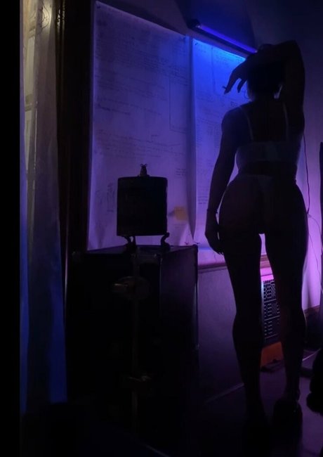 queenofthedollhouse onlyfans leaks