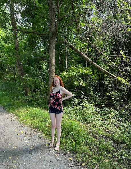 Cherrylovebombb onlyfans star