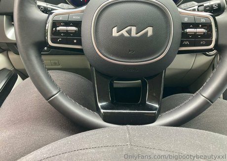 bigbootybeautyxxl onlyfans nude