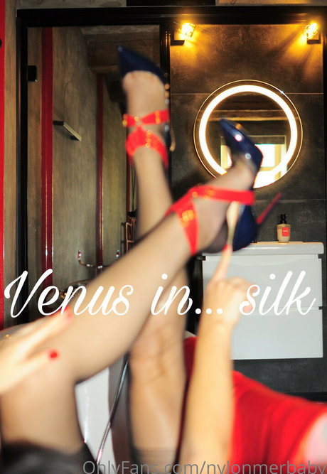 nylonmerbaby onlyfans model