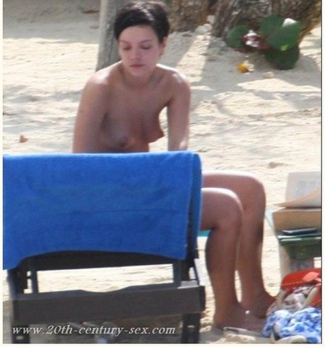 Lily Allen Profile pic