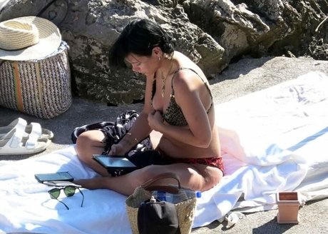 Lily Allen nudes onlyfans leaks