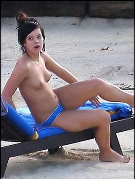 Lily Allen onlyfans topless