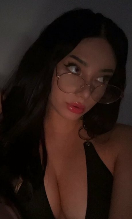 Carmen King onlyfans model photos