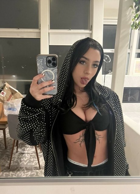 Elle Taylor onlyfans naked