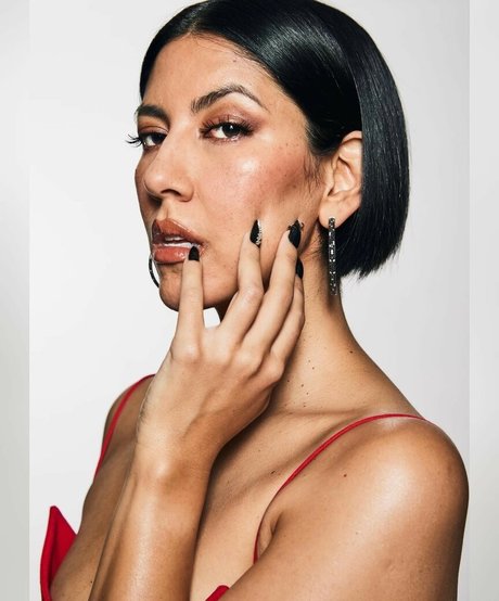 Stephanie Beatriz onlyfans model images