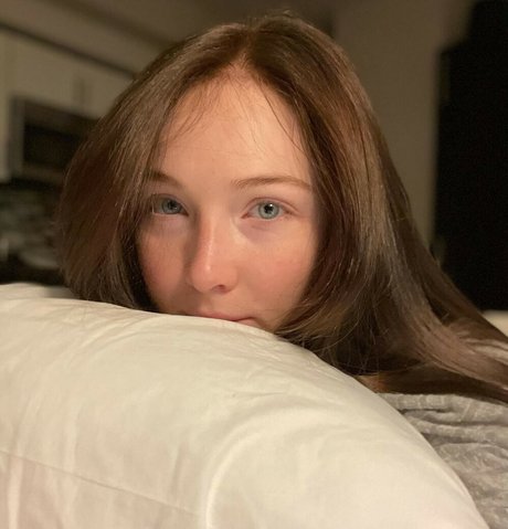 Molly Quinn Profile pic