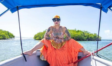 Danielle Colby onlyfans leams