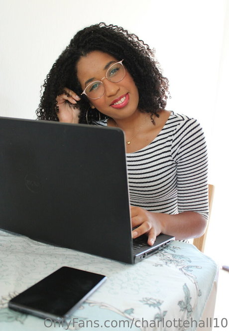 its charl0ttehall only fans nude leaks