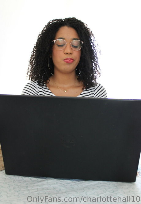 its charl0ttehall onlyfans striptease