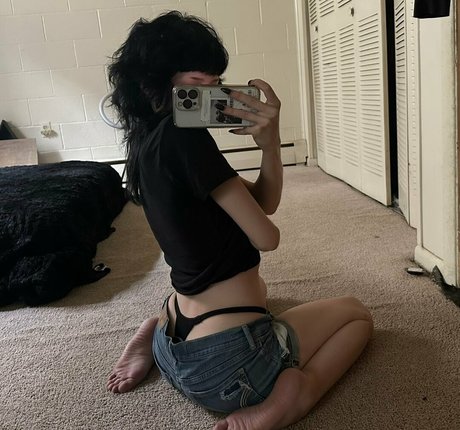 moldiecorpse onlyfans nude leaked