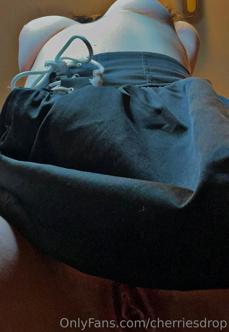 cherriesdrop is on onlyfans