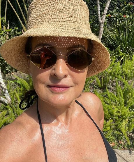 Fatima Bernardes naked onlyfans pics