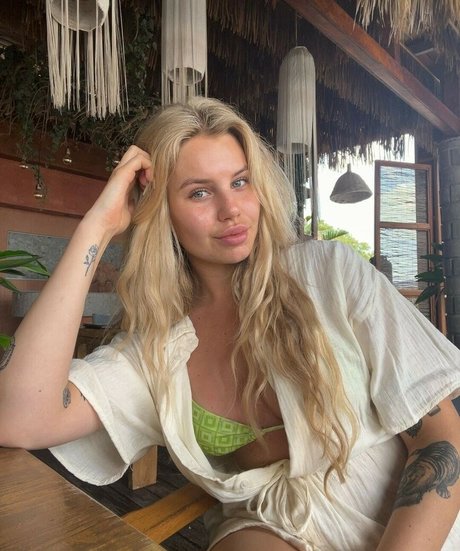 Felicia Aveklew free onlyfans porn