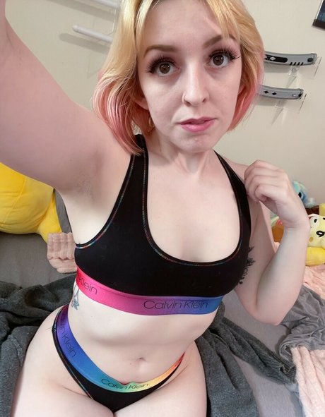 Ashleigh Tano onlyfans sextape leak