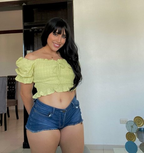 Lisenny Duran onlyfans striptease