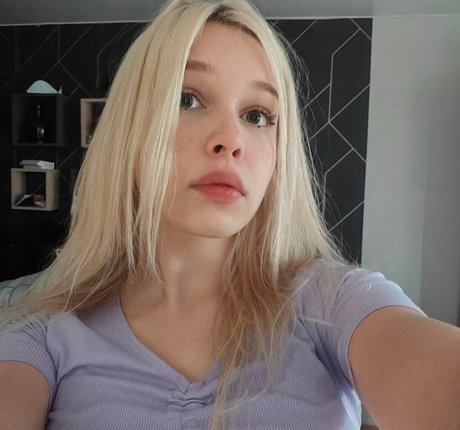 sadbabyvikki en onlyfans