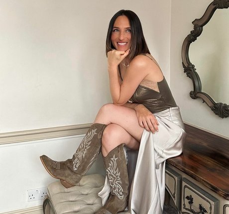 Maeva D Ascanio onlyfans nude content