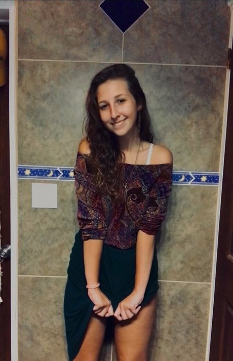 ravenhex3 onlyfans model