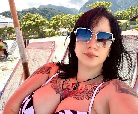 Deborah Milano is on onlyfans