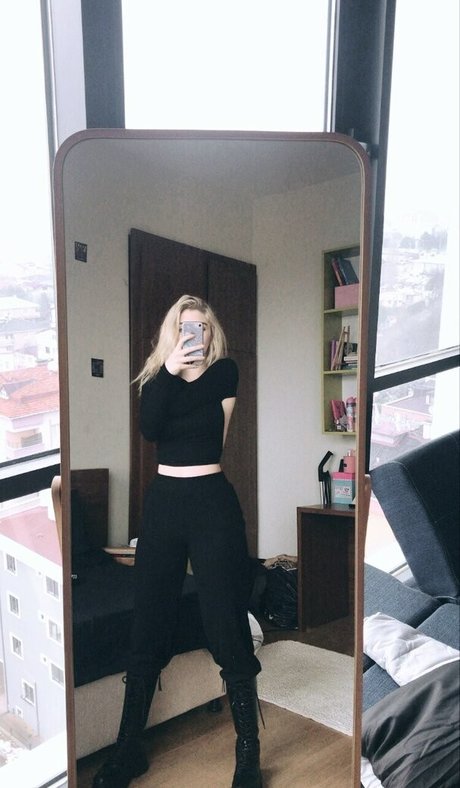 Snowmaiid onlyfans naked