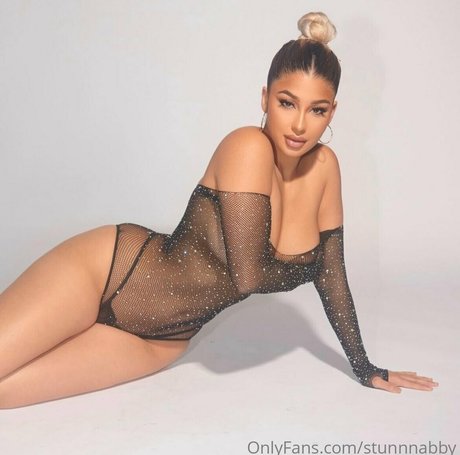 Stunnabby_ feet onlyfans