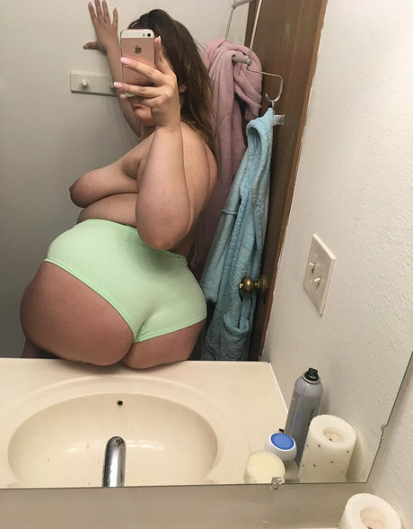 hornythickitten onlyfans picture