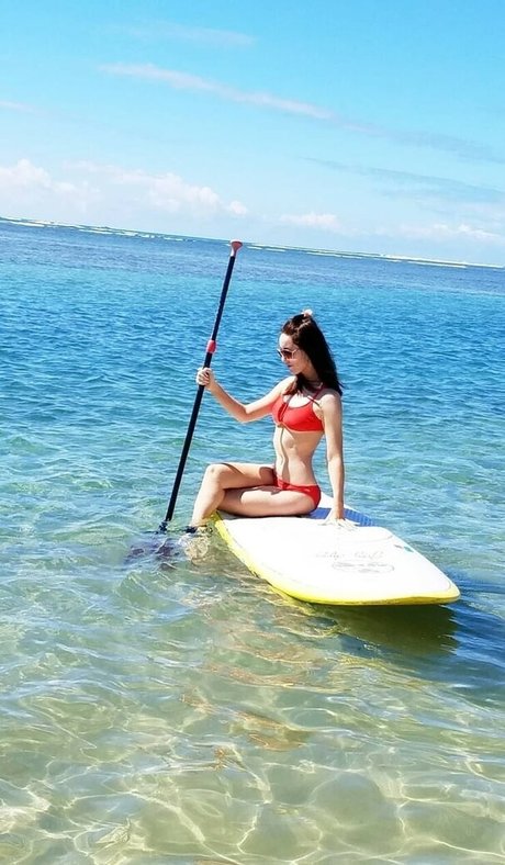 Emma Dumont Profile pic